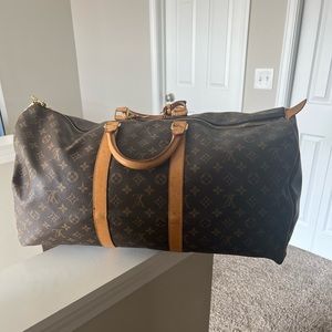 Louis Vuitton duffel bag. Used bag.